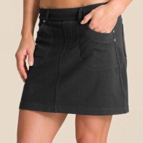 Athleta Dresses & Skirts - Athleta Black Bettona Active Skirt With Shorts Womens Size S